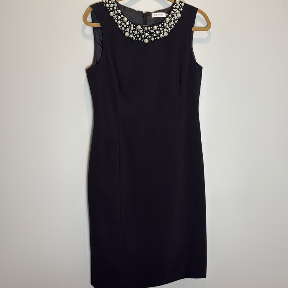 Calvin Klein size 10 faux pearl neckline sheath dress